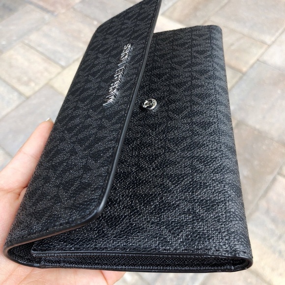 Michael Kors Jet Set Travel Large Trifold Wallet Black Signature MK - Picture 4 of 5